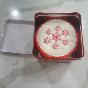 Vintage 1985 Interpur Christmas Tin w Unused‎ Paper Coasters Snowflake
